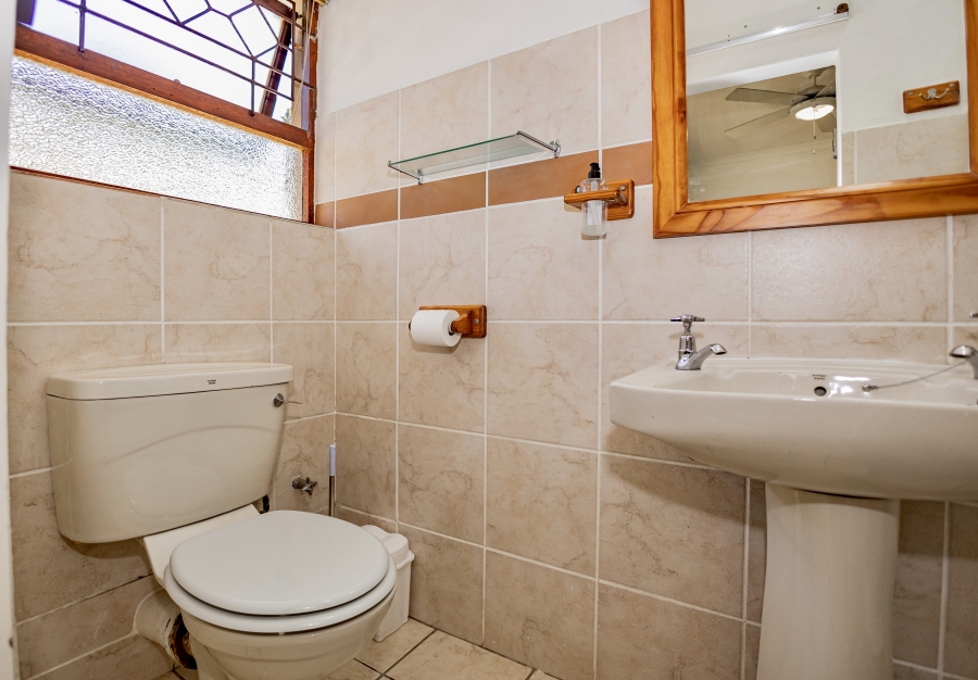 6 Bedroom Property for Sale in Schoongezicht Western Cape